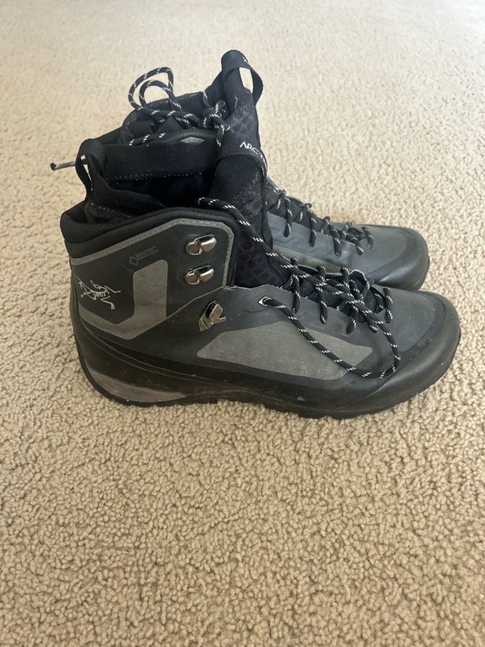 Arc'teryx Men's Black and Gray Mountaineering Boots